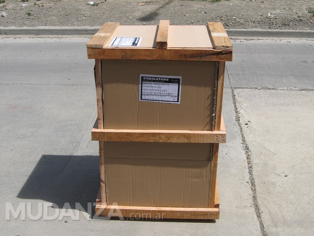 CAJON ADECUADO PARA EL TRASLADO DE UNA FOTOCOPIADORA